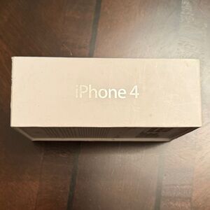 Apple iPhone 4 - Cream Box